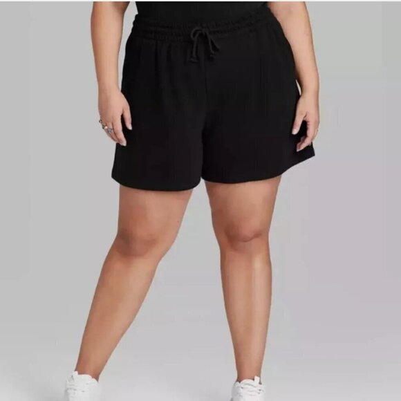 NWT Wild Fable - Women's High-Rise Fleece Bermuda Short - Black - Extra Small - Picture 1 of 2
